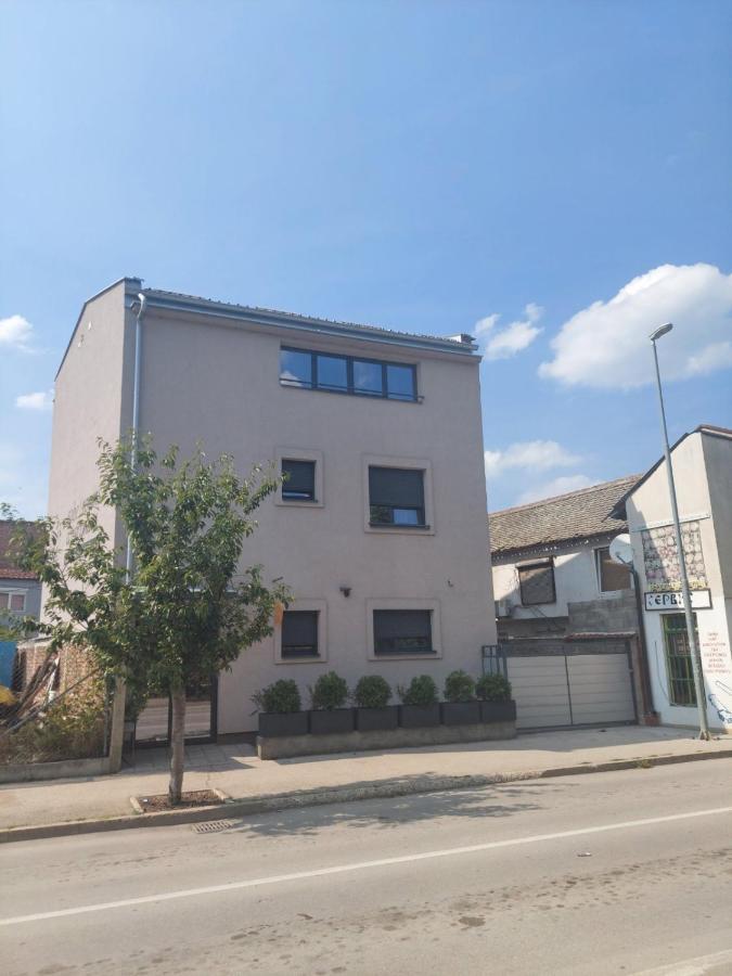 Nana / Sobe & Apartmani Valjevo Exteriör bild